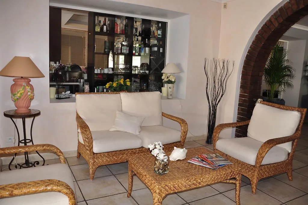 Hotel De La Plage Le Lavandou